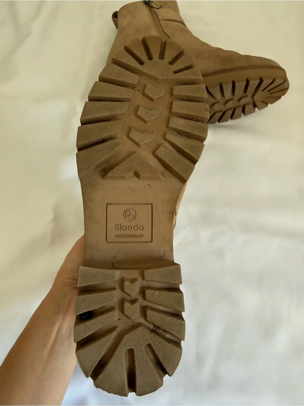 BLONDO Dahlia Waterproof Size 8M Chelsea Boot Chunky Heel
